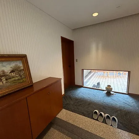 Nobu House 都会の喧騒から離れた隠れ家豪邸ステイ 広島市 エクステリア 写真