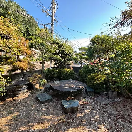 Nobu House 都会の喧騒から離れた隠れ家豪邸ステイ 広島市 エクステリア 写真