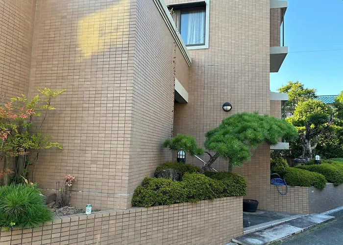 Nobu House 都会の喧騒から離れた隠れ家豪邸ステイ