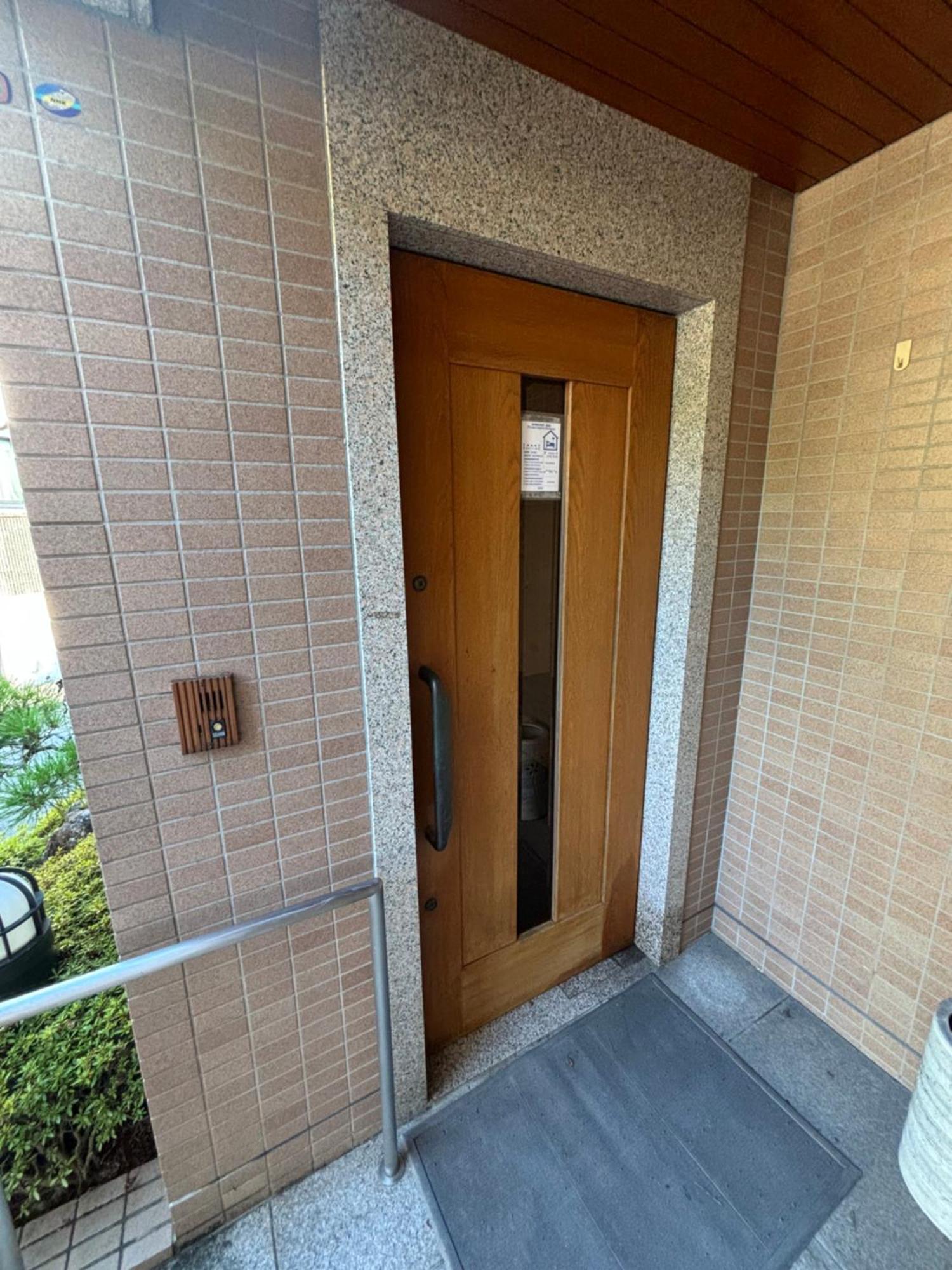 Nobu House 都会の喧騒から離れた隠れ家豪邸ステイ